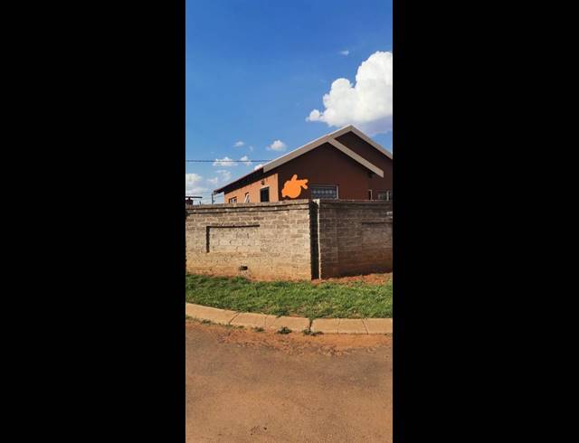 2 BEDROOM HOUSE FOR SALE IN BEVERLEY HILLS